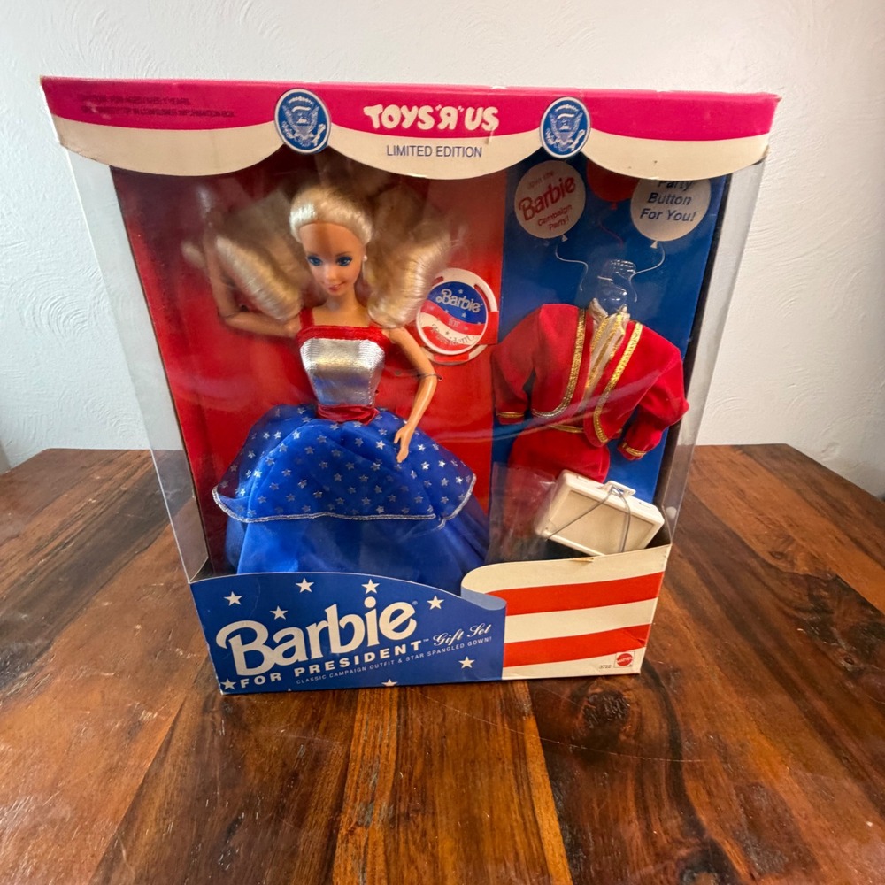 Vintage 1991 Barbie for President Gift Set Toys R Us Limited Edition Mattel 3722